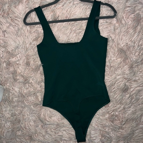Good American Modern Tank Bodysuit in Dark Pine - Picture 5 of 7